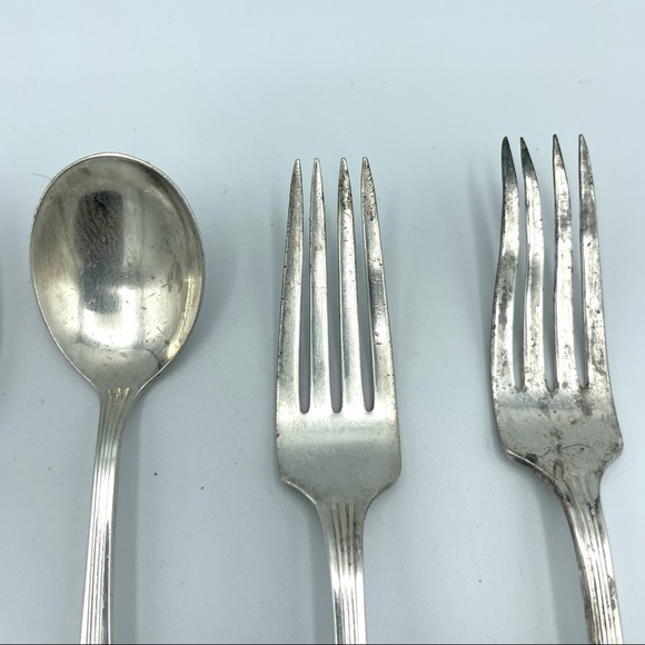 WM Rogers MFG Co Original Rogers Silverplate Inheritance 1941 spoons forks - Picture 4 of 9